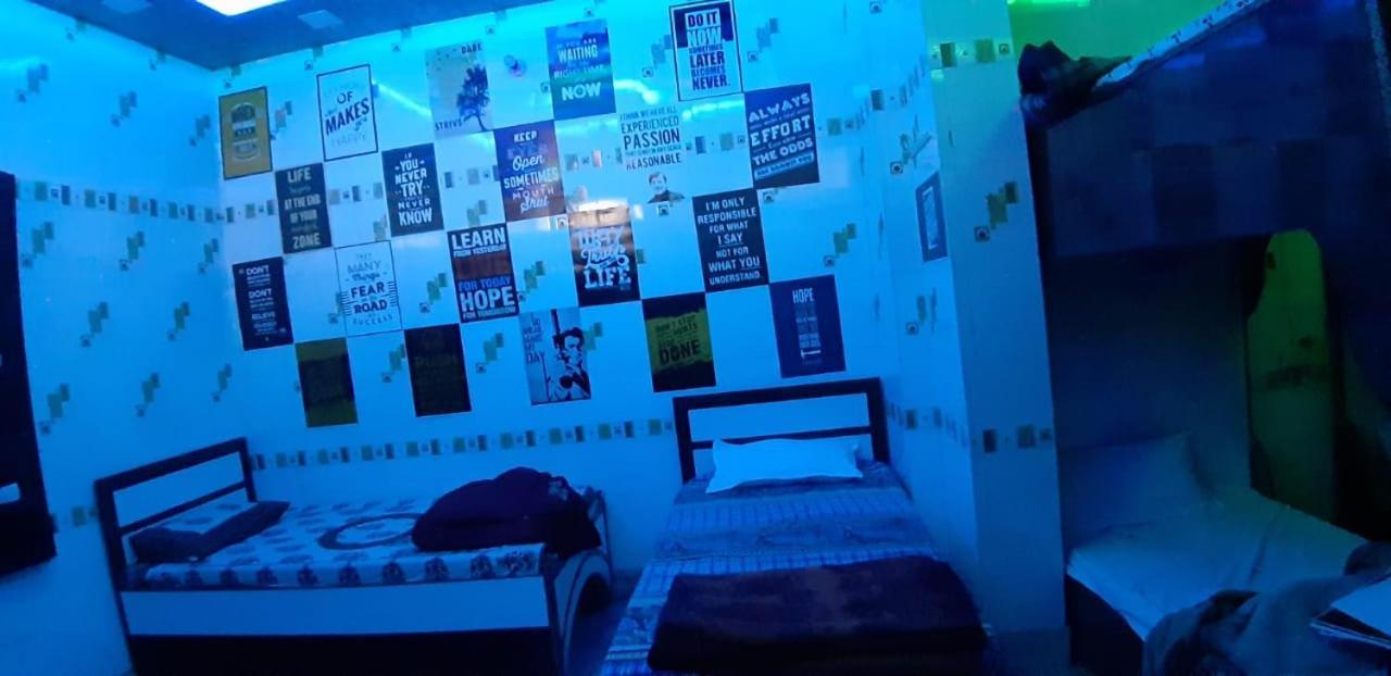 Blue Eye Backpackers Hostel Amritsar Eksteriør billede